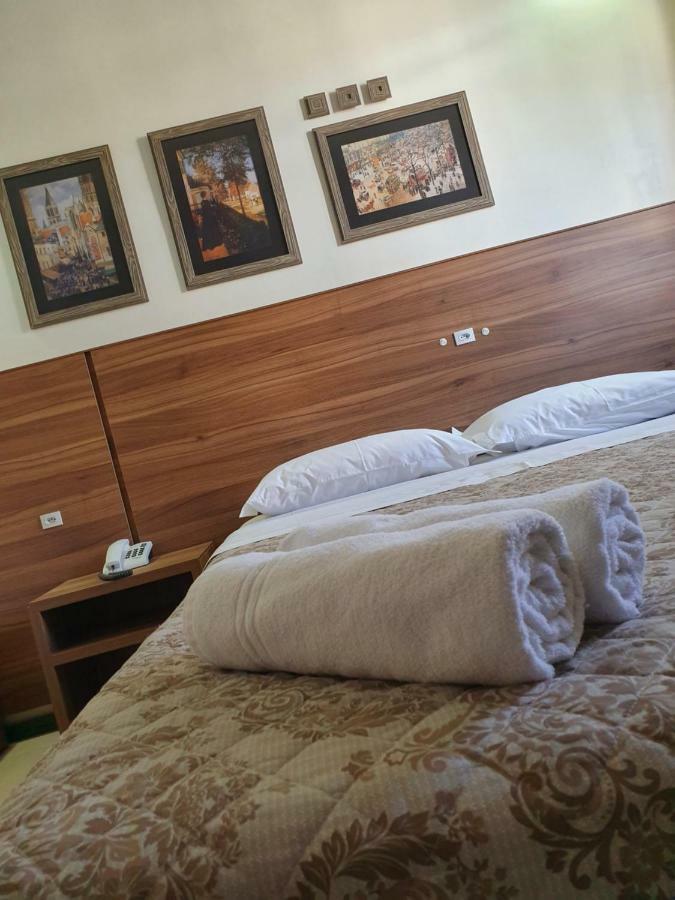 إيمبيتوبا Hotel Pousada Henrique Lage المظهر الخارجي الصورة